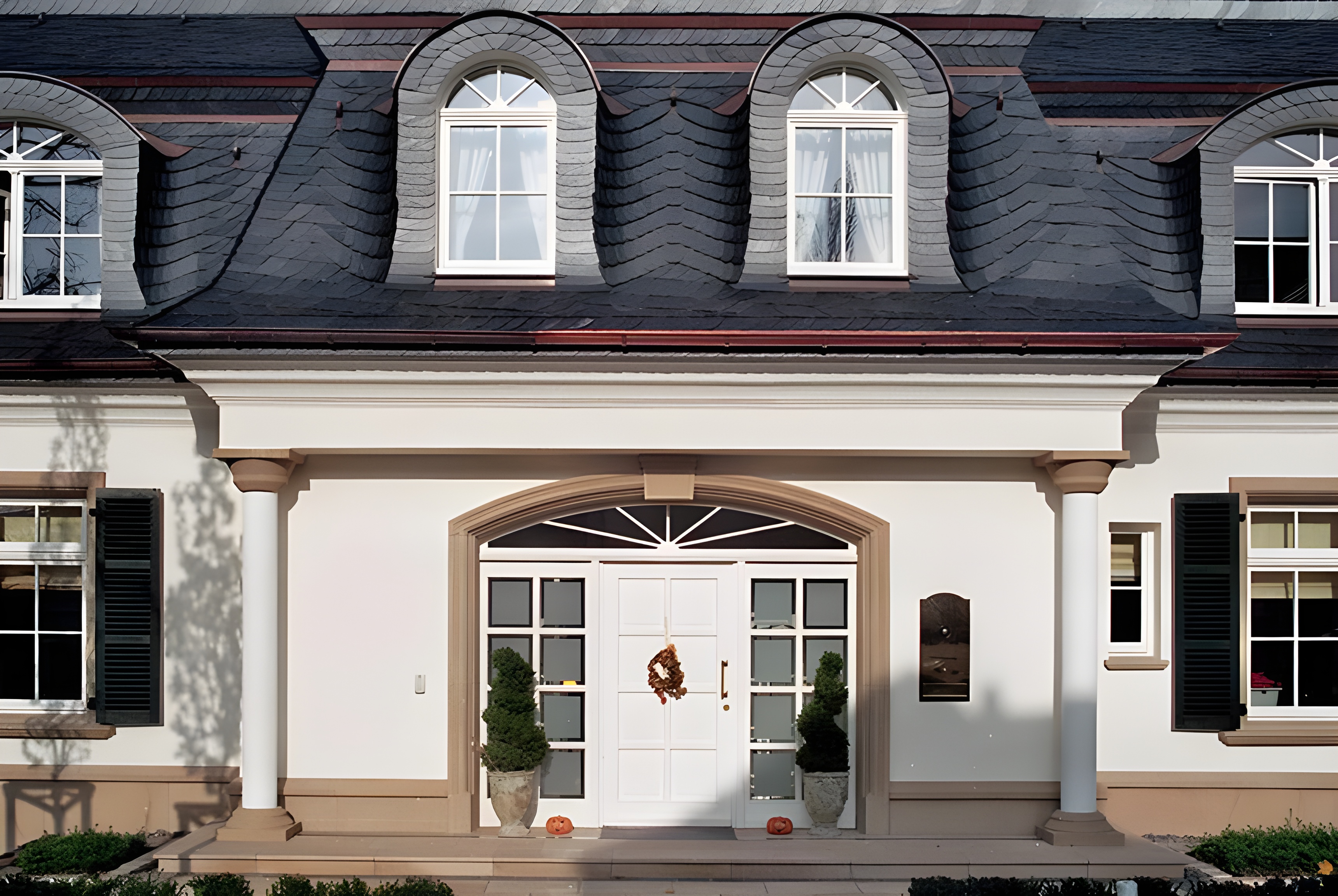 Villa, Dachgeschoss und Fassadendetail