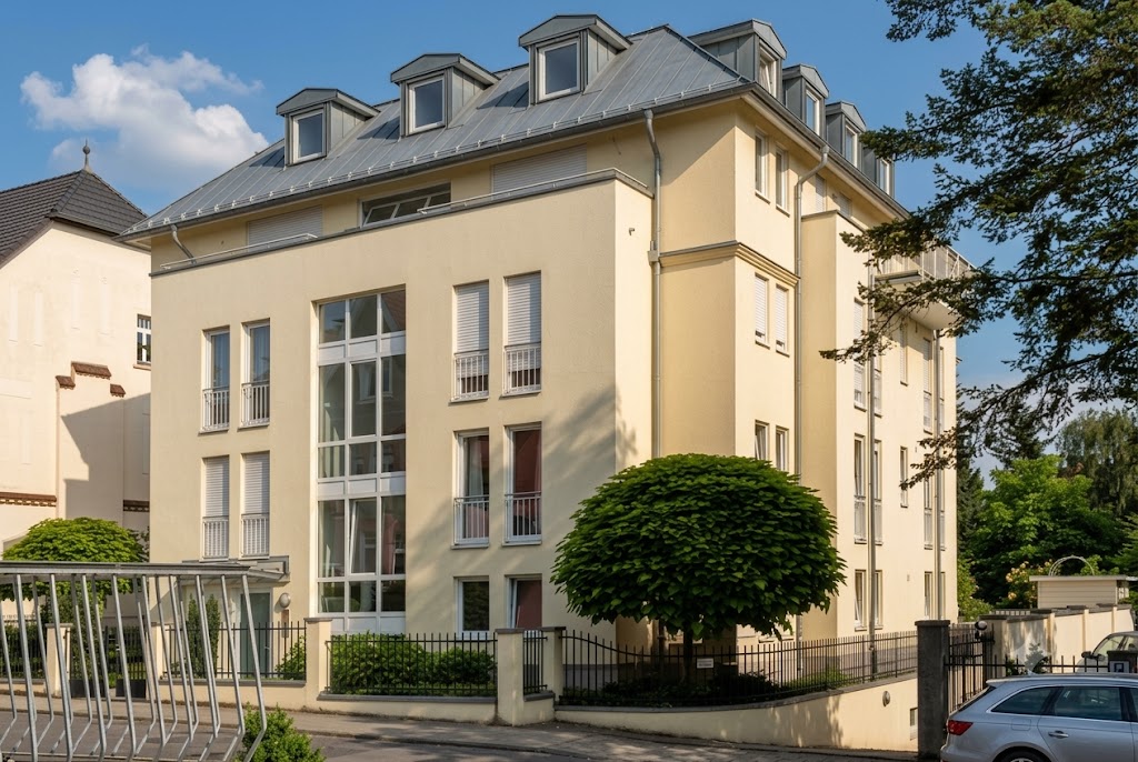 Wohngebäude mit Tiefgarage
