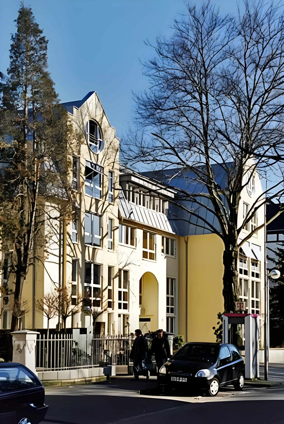 Wohn- und Bürogebäude mit Tiefgarage, Neubau